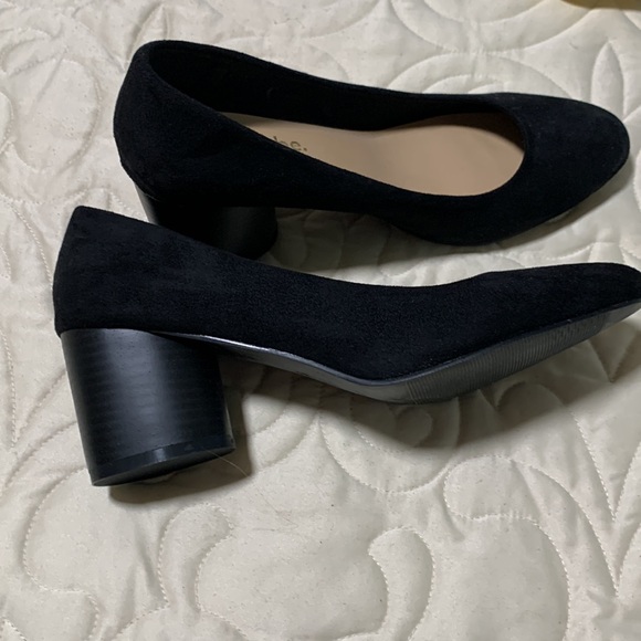 Black Suede Wide heels - Picture 2 of 5